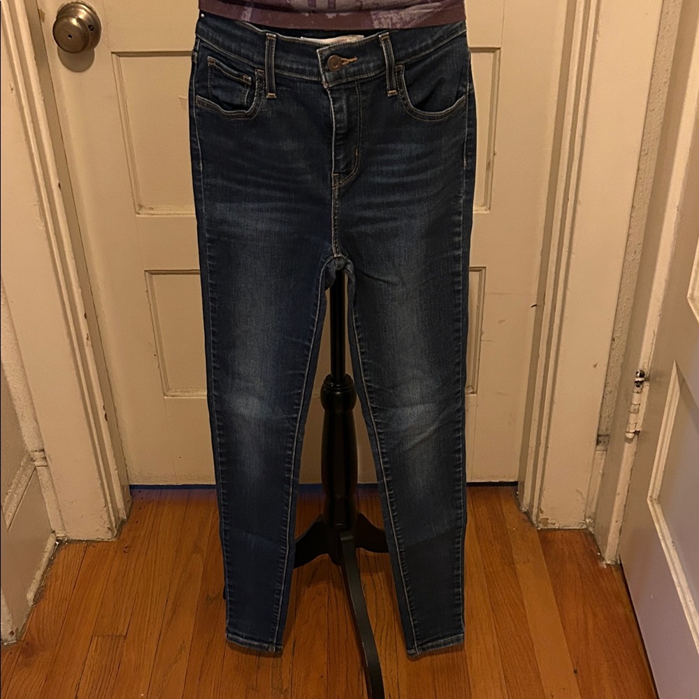 Levi Strauss and Company Classic Women's Dark Blue Skinny Jeans.